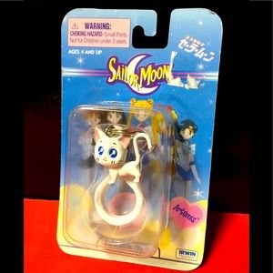 Sailor Moon Clip-On Keychain Artemis Vintage